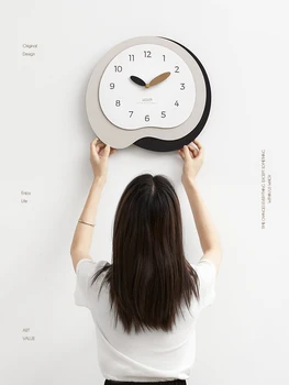 Сетка без отверстий Красные Простые Часы Гостиная Креативный дом Скандинавский свет Роскошь 2022 Новые настенные часы